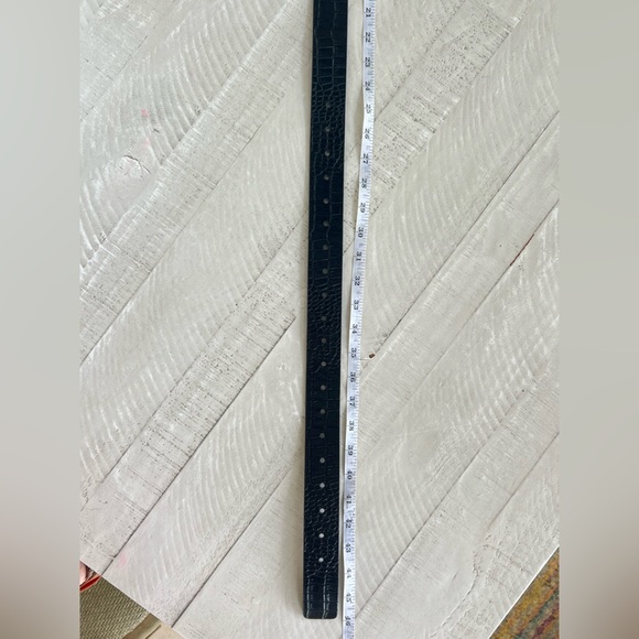 Anne Fontaine Women’s Glossy Croc-Embossed Leather Belt with Bow Style Buckle - Picture 8 of 12